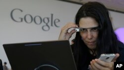 Los Google Glass detectaron un PIN de cuatro dígitos a tres metros de distancia el 83% de las veces.