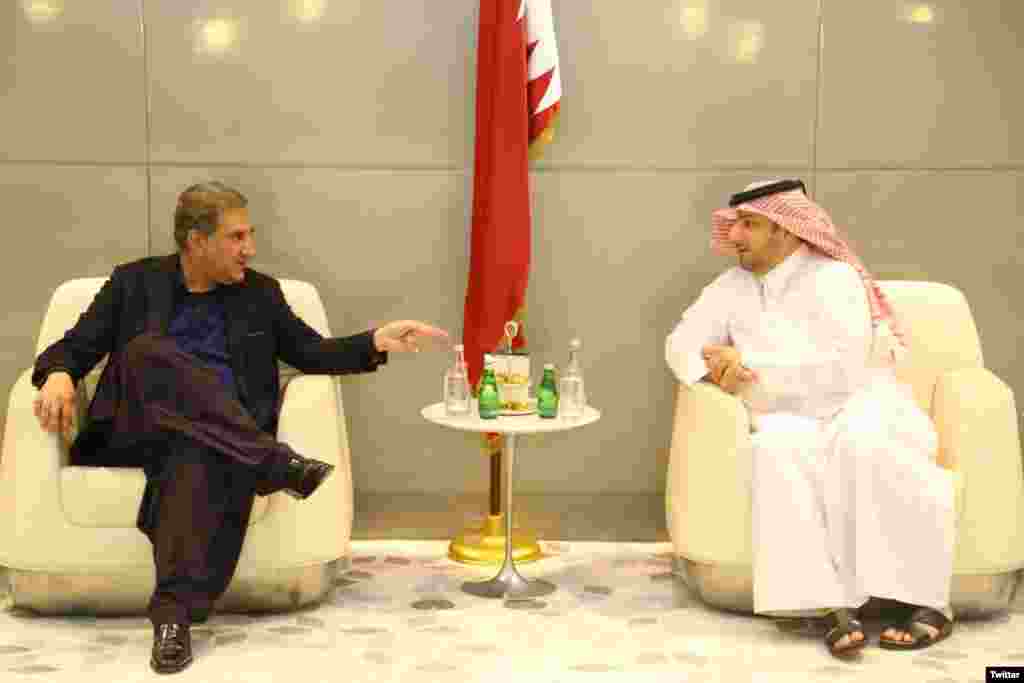 &laquo;شاه محمود قریشی&raquo; وزیر خارجه پاکستان به قطر سفر کرده است. در حالیکه قطع ارتباط دوحه ریاض ادامه دارد، پاکستان به عنوان دوست مشترک سعی در رفع تنش ها بین این دو کشور دارد.