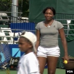 Venus Williams sa djecom teniserima u Washingtonu