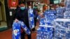 新冠病毒蔓延香港呈現恐慌 劫匪強搶超市廁紙