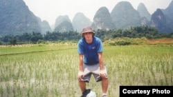 지난 2004년 중국 여행 중 실종된 미국인 대학생 데이비드 스네든. 중국 당국은 강에 빠져 숨졌다고 결론 지었지만, 북한에 의해 납치됐을 가능성이 제기되고 있다. 사진 제공: 크리스 스튜어트 의원실.