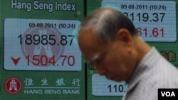 Seperti halnya indeks-indeks saham di seluruh dunia, Indeks Hang Seng Hong Kong ikut turun pada hari Selasa (9/8).