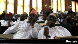 Des députés lors de l'élection du président de la 8e législature à Abuja, le 9 juin 2015.