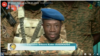 Le capitaine Sidsoré Kader Ouedraogo lit le communiqué du lieutenant-colonel Paul-Henri Sandaogo Damiba, à Ouagadougou, Burkina, le 24 janvier 2022.