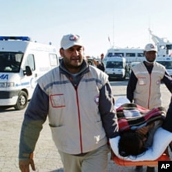 An injured man evacuated from the besieged Libyan city of Misrata, arrived in Sfax on an aid ship operated by charity Medecins Sans Frontieres Apr 4 2011