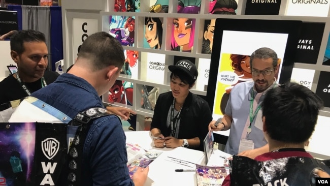 Komikus Alti Firmansyah dan penulis Sam Humphries di acara Comic Con 2018 (Dok: Alti Firmansyah)