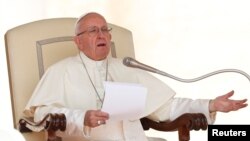 Pope Francis leads the Wednesday general audience in Saint Peter's square at the Vatican, Aug. 29, 2018. 