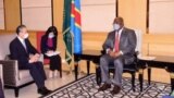 Président Félix Tshisekedi na masolo na ministre ya Chine ya mambi ya Bapaya Wang Yi na Palais de nation, Kinshasa, 6 janvier 2021. (Twitter/Présidence RDC) 