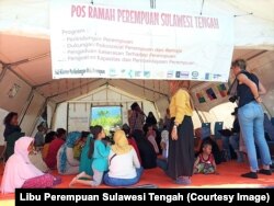 TengahTenda Ramah Perempuan di Balaroa, Kecamatan Palu Barat, Sulawesi Tengah diantaranya untuk memberikan perlindungan dan dukungan psikososial Perempuan dan Remaja di lokasi pengungsian. (Foto : Libu Perempuan Sulawesi Tengah)