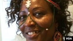 Agnes Leina, pendiri Il’laramatak Community Concerns, kelompok akar rumput di Kenya untuk mendorong persamaan hak perempuan. (VOA/Adam Phillips)