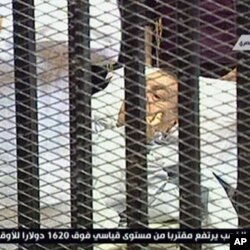 Egypte : le procès Moubarak ajourné
