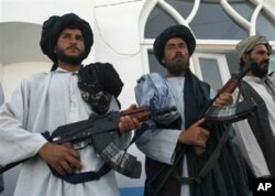 واشنگتن پست: سفر گیتس به افغانستان و بحث روی ستراتیژی جنگ در آن کشور