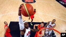 LeBron James (6) trong trận chung kết bóng rổ Olympic London 2012 giữa Hoa Kỳ và Tây Ban Nha, ngày 12/8/2012. 