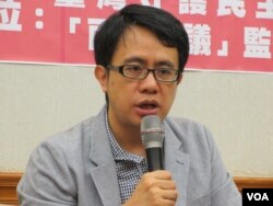 台湾守护民主平台常务监事颜厥安(美国之音张永泰拍摄)