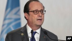 Le président François Hollande lors de l'ouverture de la session de la COP 22 à Marrakech, Maroc, le 15 novembre 2016.