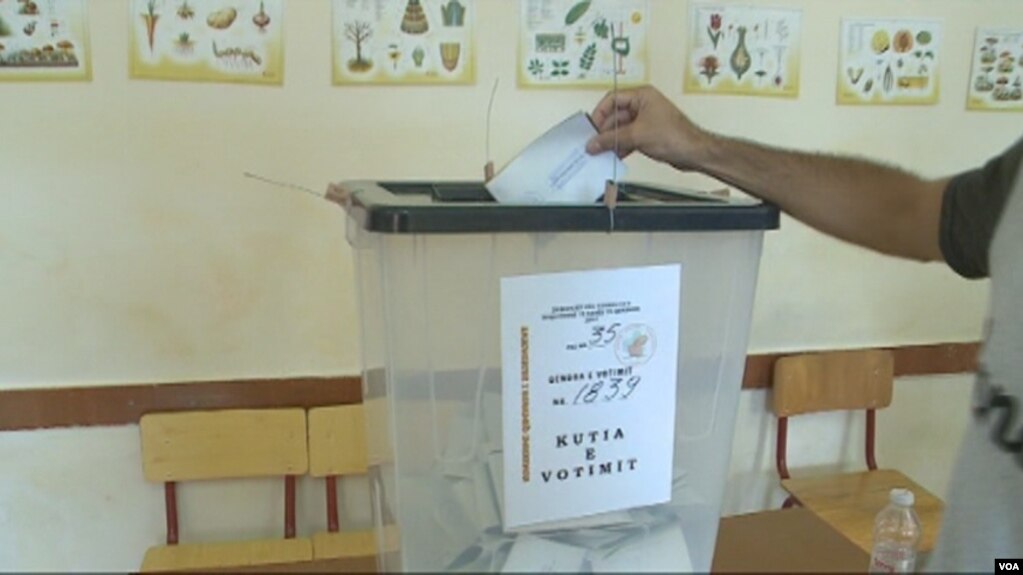 Shqipëri, zgjedhjet 2017, nën akuzë 22 komisionerë
