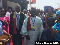 Le ministre sénégalais de la culture à Conakry, en Guinée, le 23 avril 2017. (VOA/Zakaria Camara)