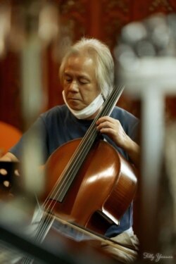 Santoso Nurhairani, komposer dan pemain cello. (Foto: Santoso Nurhairani/dokumen pribadi)