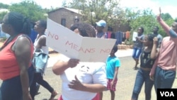 Abesifazana bathi bayakhahlanyezwa okumangalisayo ezindlii.