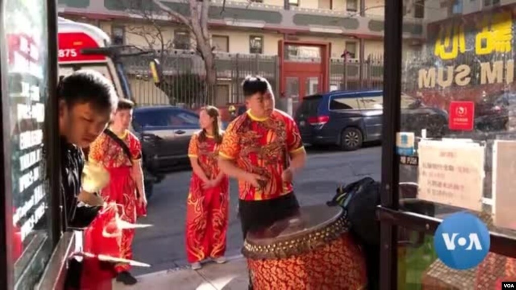 旧金山华埠的华裔近日担心新冠病毒的传播会转变成对华裔民众的恐惧。