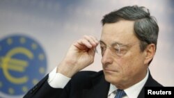 Mario Draghi lors d'une conférence de presse à Francfort, le 8 novembre 2012.