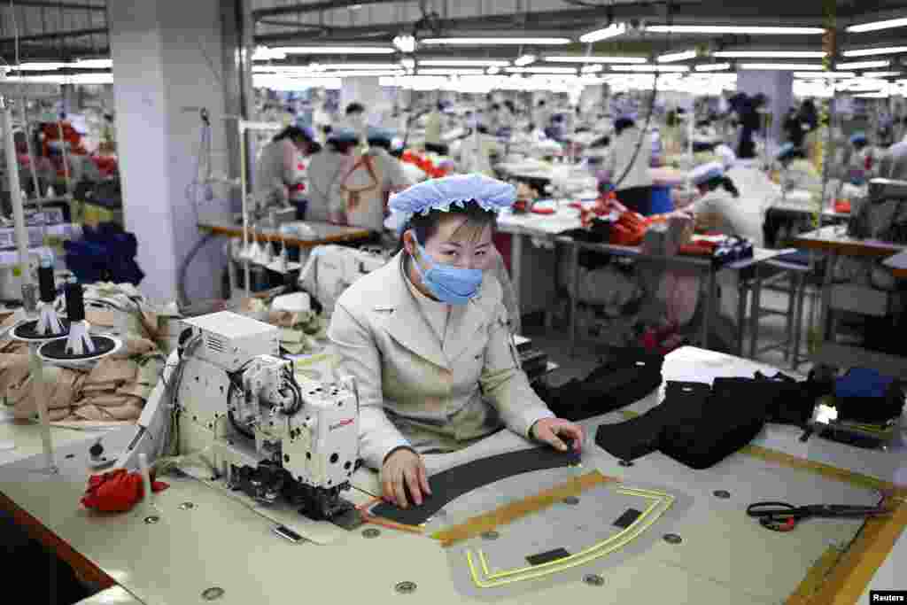 شمالی کوریا کے باشندوں کے لیے یہ صنعتی زون روزگار کا ایک اہم ذریعہ ہے اور اس صنعتی زون نے 2004ء میں کام شروع کیا تھا۔