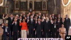 Bajo el lema “Una Iberoamérica próspera, inclusiva y sostenible”, los líderes de los 20 países de América Latina y el Caribe, más España y Portugal, se reúnen desde el jueves.