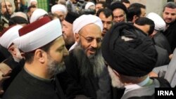 دیدار مولوی عبدالحمید با آیت الله خامنه ای همزمان با برگزاری کنفرانس وحدت 