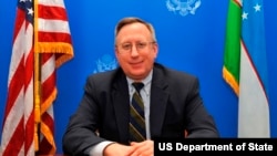 Посол США в Казахстане Джордж Крол
