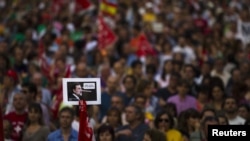 Hàng ngàn người xuống đường biểu tình ở Madrid để phản đối các biện pháp kiệm ước