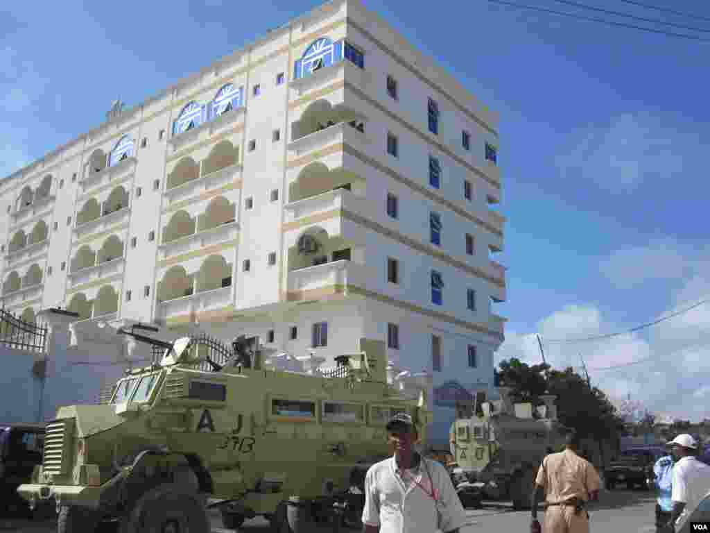 Hotel Jazeera oo ah goobta uu ka dhacay qaraxyada lagu weeraray madaxweynaha cusub
