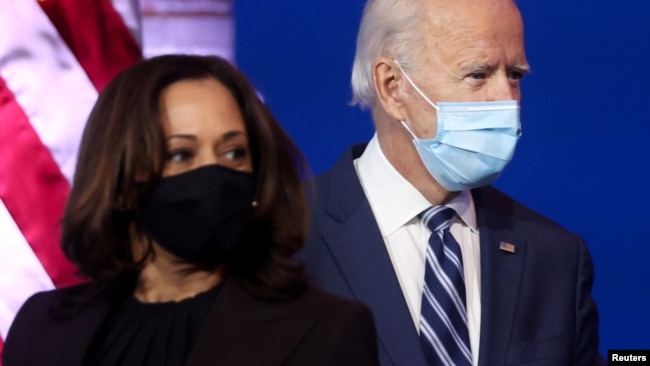 Tổng Thống đắc cử Joe Biden và Phó TT đắc cử Kamala Harris tại một cuộc họp báo ở thành phố Wilmington, bang Delaware, nơi ông Biden cư ngụ.
