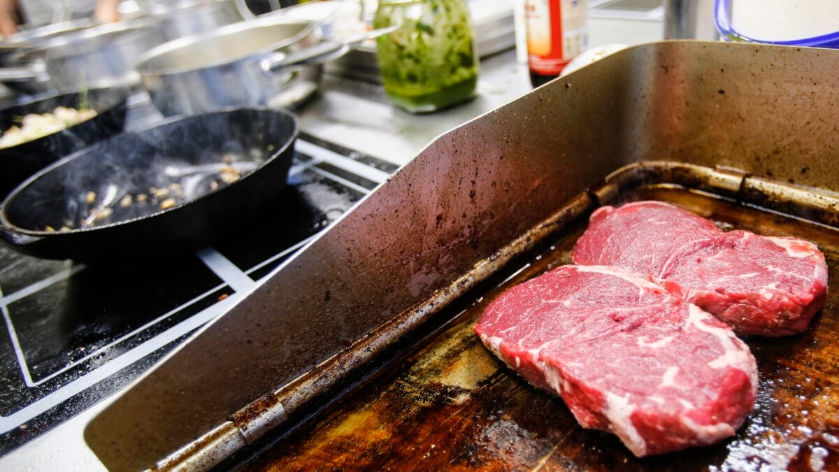 Red Meat: Health Risks, Benefits, and Tips to Eat It Safely