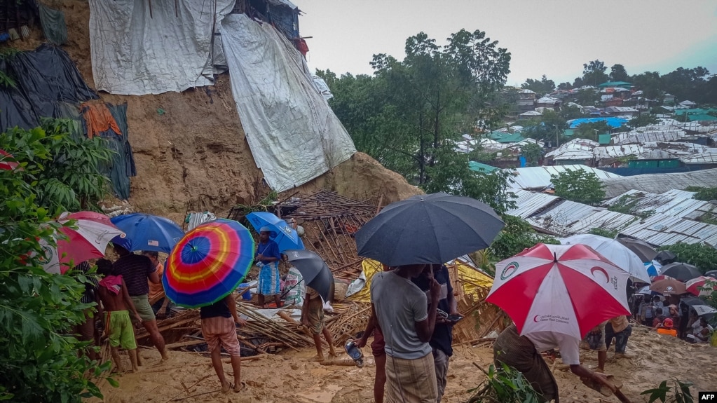 ဘဂၤလားေဒ့ရွ္ ဒုကၡသည္စခန္း ေရႀကီးေျမၿပိဳမႈေၾကာင့္ ႐ိုဟင္ဂ်ာ ၆ ဦးေသဆုံး 