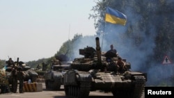 Ukrayna tankları Luhansk civarlarında