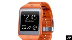 Jam tangan dengan sistem komputerisasi, Samsung Gear 2 Neo.