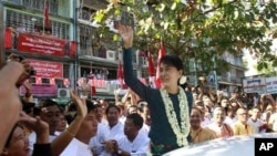 မဂၤလာေတာင္ညြန္႔ၿမိဳ႕နယ္ NLD ႐ံုုးခဲြဖြင့္ပဲြ ျမင္ကြင္း (ဇန္နဝါရီ ၁၇၊ ၂၀၁၂။)