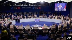 Varşavada NATO sammitinin ikinci günü dünya liderlərinin görüşü
