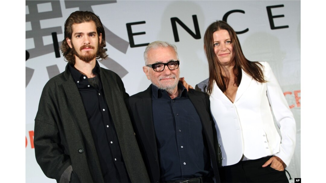 From left, British actor Andrew Garfield, U.S. director Martin Scorsese, and producer Emma Koskoff pose during a news conference for their new movie "Silence" in Taipei, Taiwan, May 4, 2015.