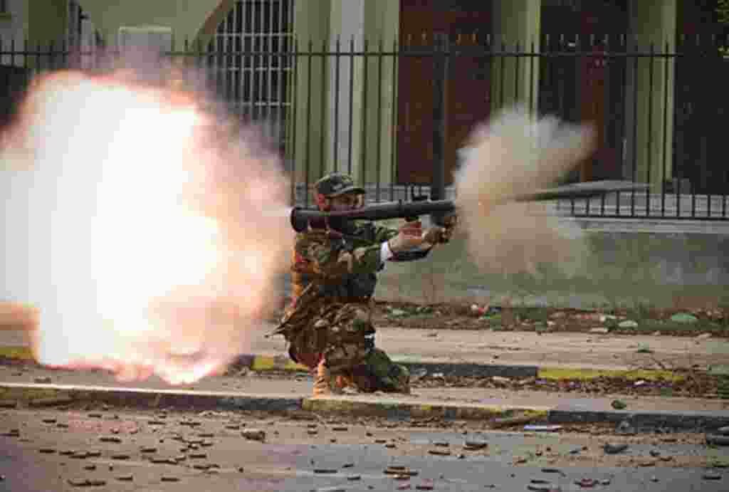 Durante meses las fuerzas rebeldes y los leales a Moammar Gadhafi mantuvieron fuertes combates por controlar la ciudad natal de ex líder, Sirte.