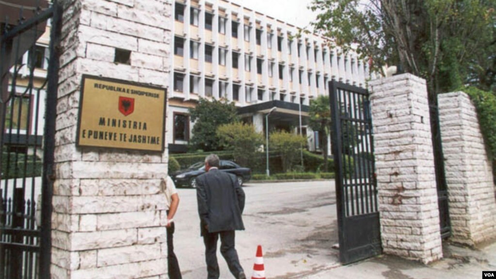 Shqipëri, debate për kandidaturën e ambasadores së re në Athinë