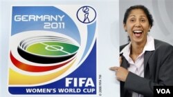 Steffi Jones, Ketua Komite Penyelenggara Piala Dunia Putri FIFA 2011, mengatakan semakin banyak orang tertarik dengan sepakbola putri.