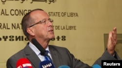 Le Représentant spécial des Nations Unies et Chef de la Mission d'appui des Nations Unies en Libye, Martin Kobler, au cours d'une conférence de presse à Tripoli, le 22 novembre 2015