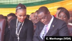 FILE: URetired General Constantino Chiwenga lomkakhe uNkosikazi Marry Chiwenga, Aug. 26, 2018, in Harare.