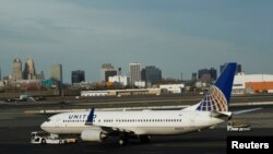 Máy bay chở khách Boeing 737 tại sân bay Newark Liberty, New Jersey.