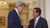 U.S. Secretary of State John Kerry is welcomed by Cambodia's Prime Minister Hun Sen in Phnom Penh, Cambodia, Jan. 26, 2016. 