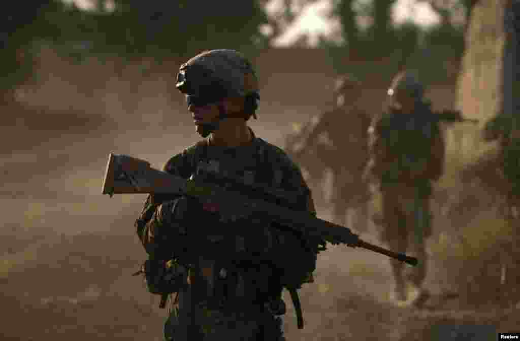 امریکی حکام کے مطابق یہ فوجی افغانستان میں چار مقامات، کابل، بگرام، جلال آباد اور قندھار میں تعینات رہیں گے۔