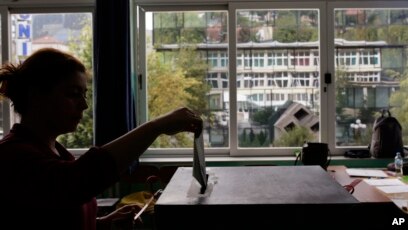 Doyen, diplomatik birliklerin yaşlısı Doyen, diplomatik birliklerin yaşlısı