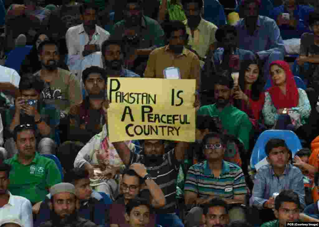 میچ دیکھنے آنے والے کراچی کے لوگوں نے دنیا کو پیغام دیا کہ پاکستان ایک پر امن ملک ہے۔