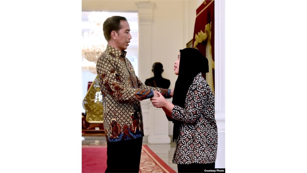 Siti Aisyah diterima oleh Presiden Joko Widodo di Istana Merdeka, Jakarta Selasa (12/3) (Biro Pers Setpres RI).